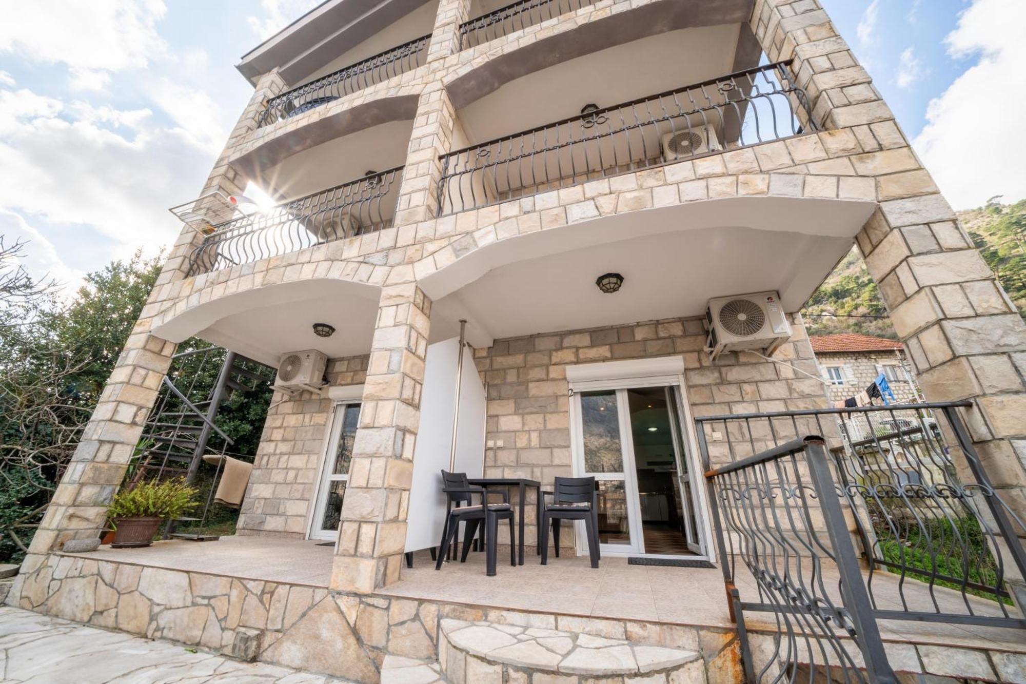 Apartments Vukovic Котор Екстериор снимка